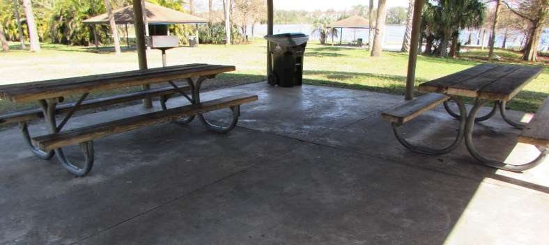 Sun shelter tables.